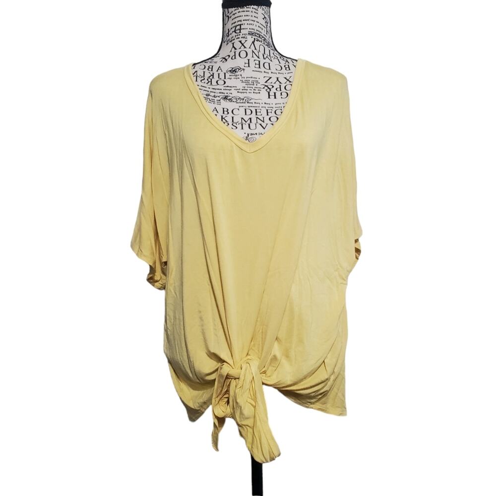 Zenana Short Sleeve Blouse Top Pale Butter Yellow Tie Front Stretch Loose Medium